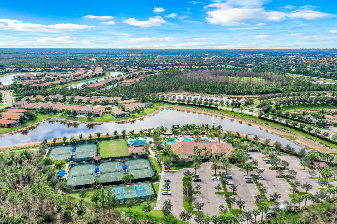 3082 Hudson Ter, Naples, FL 34119