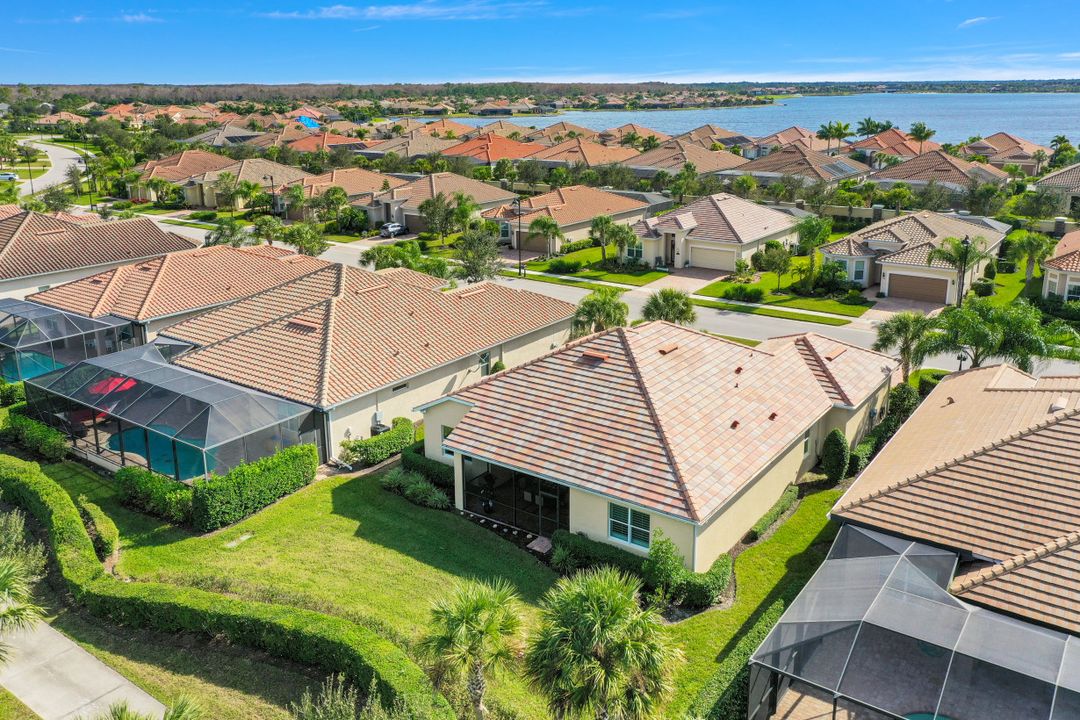 9319 Fieldstone Ln, Naples, FL 34120