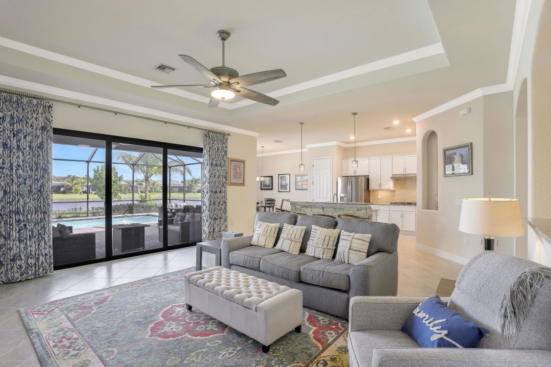 2067 Antigua Ln, Naples, FL 34120