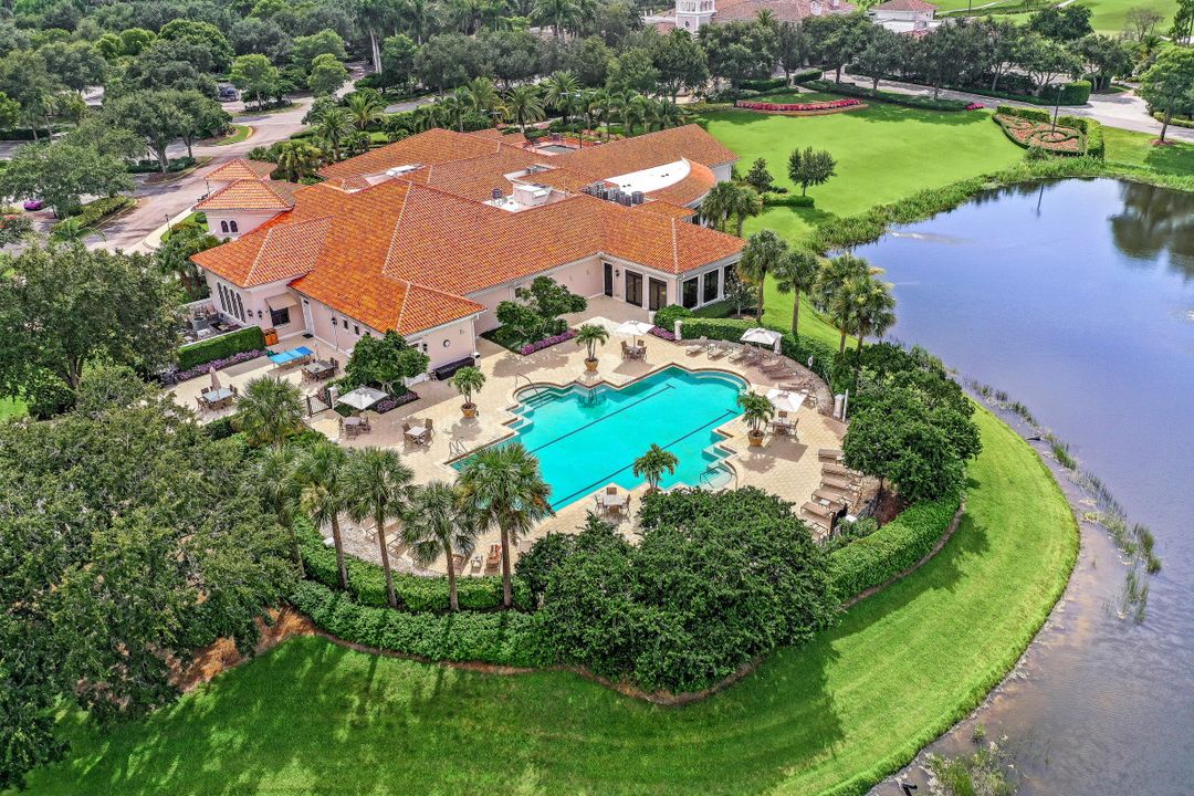 15655 Villoresi Way, Naples, FL 34110