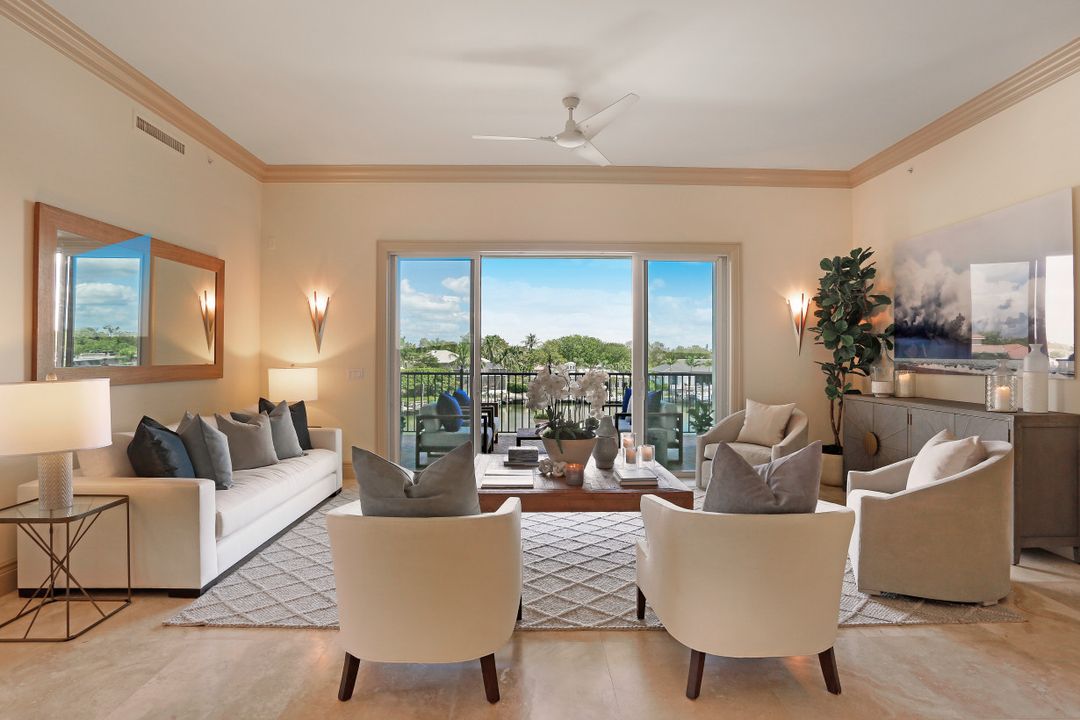 1400 Gulf Shore Blvd N #312, Naples, FL 34102