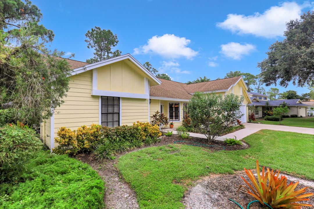 2259 Queens Way, Naples, FL 34112