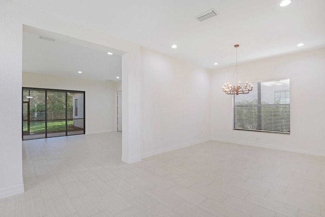 3171 Pacific Dr, Naples, FL 34119