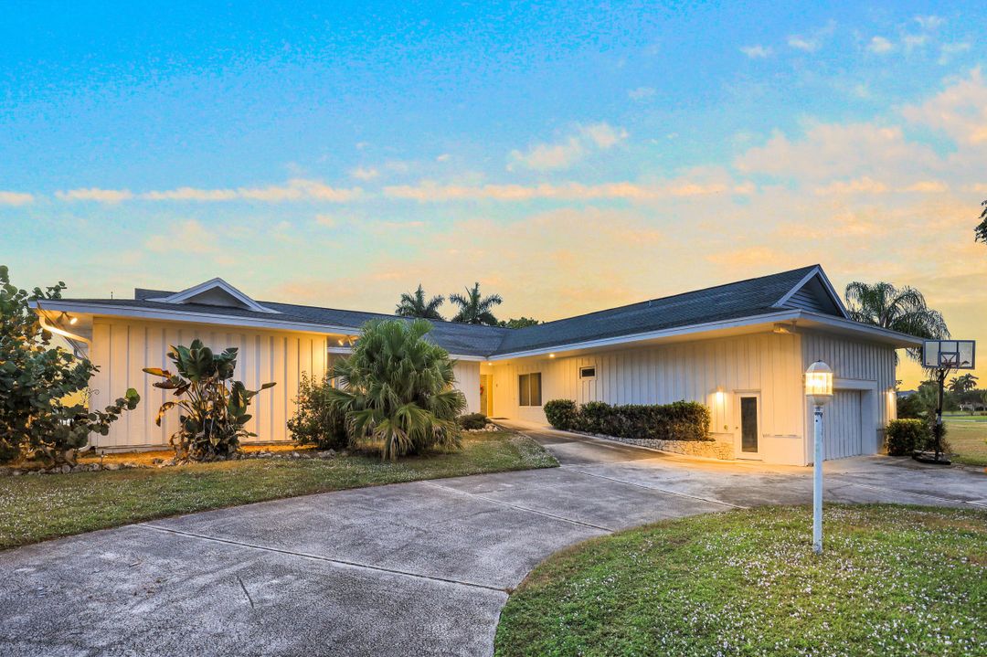 1028 W Inlet Dr, Marco Island, FL 34145