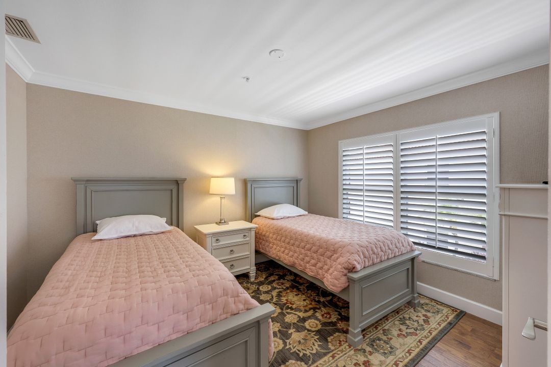 5100 Cedar Springs Dr #201, Naples, FL 34110