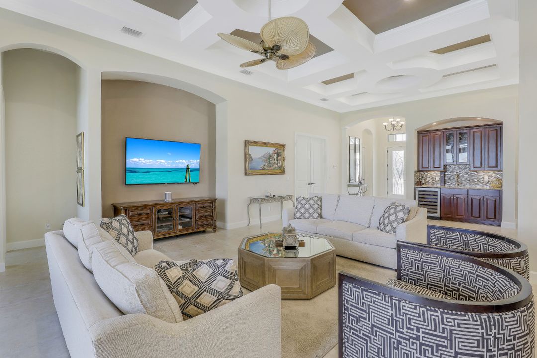 9418 Galliano Ter, Naples, FL 34119