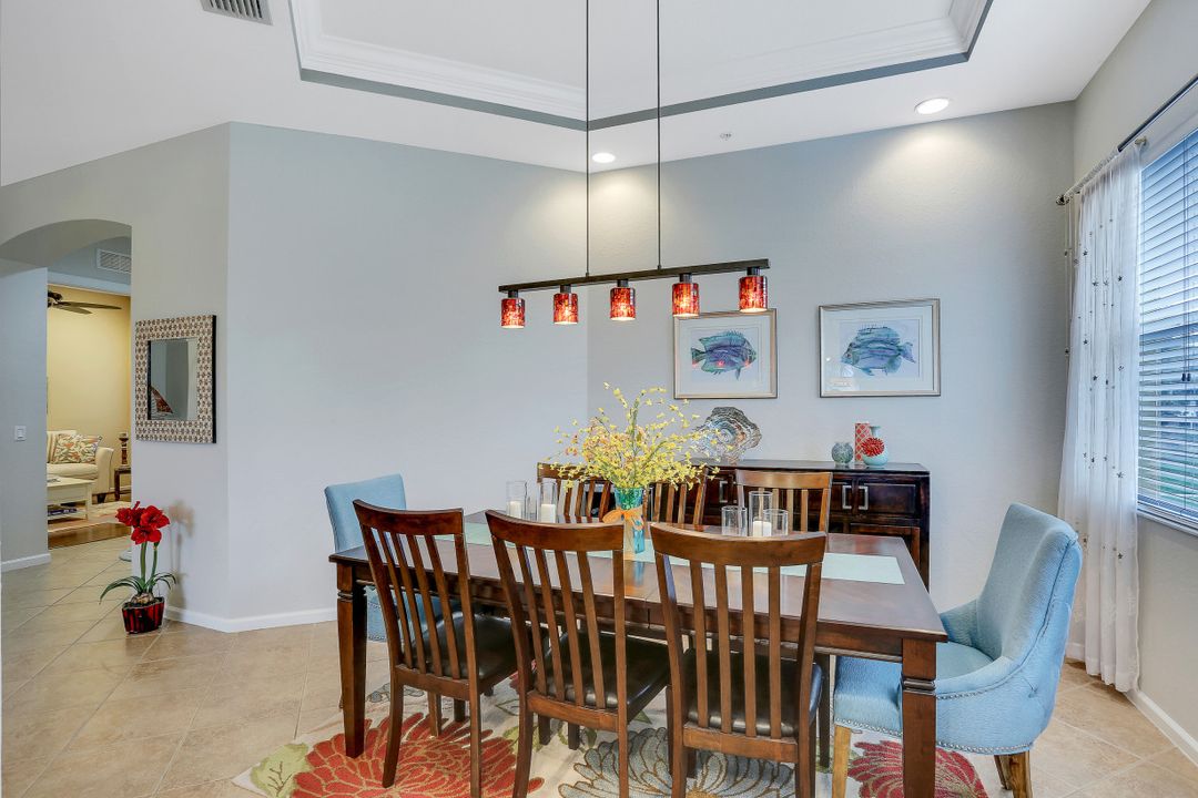 8763 Coastline Ct #201, Naples, FL 34120