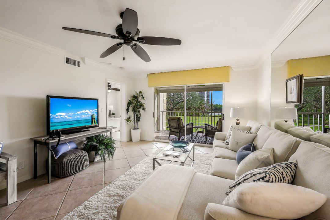 320 Horse Creek Dr #203, Naples, FL 34110