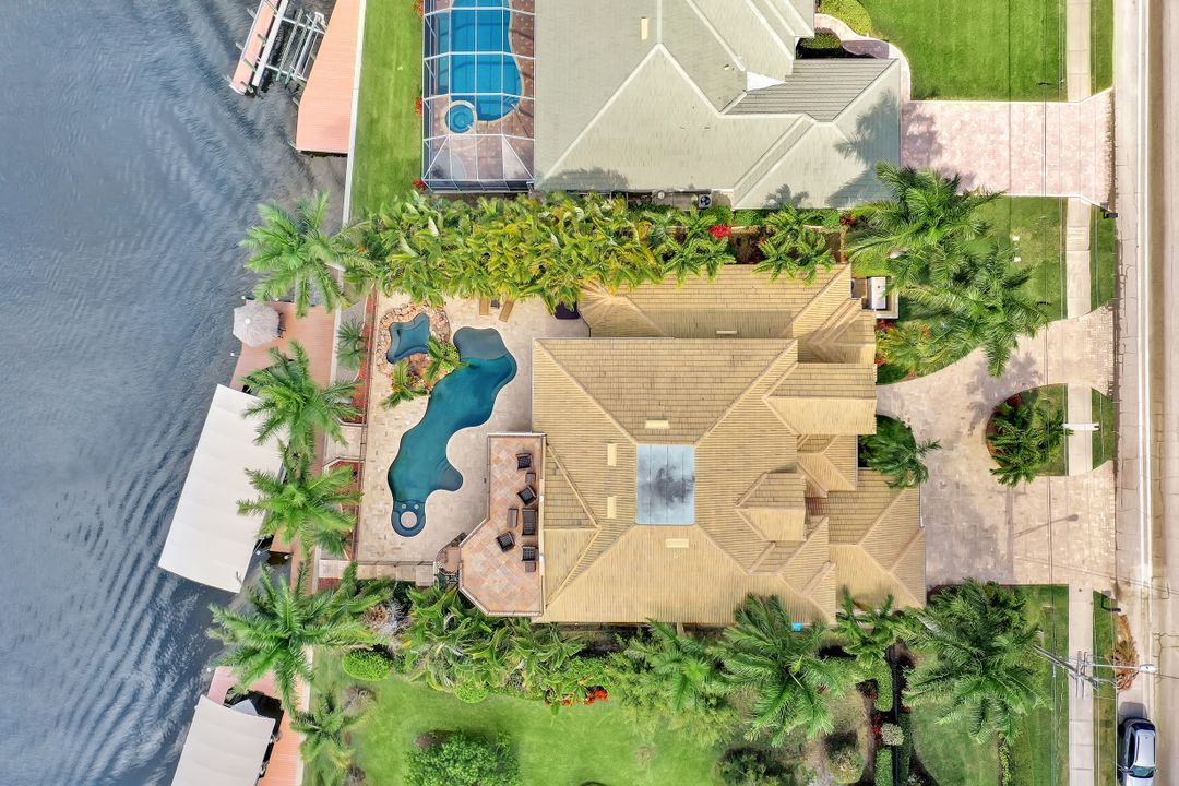 3840 Surfside Blvd, Cape Coral, FL 33914