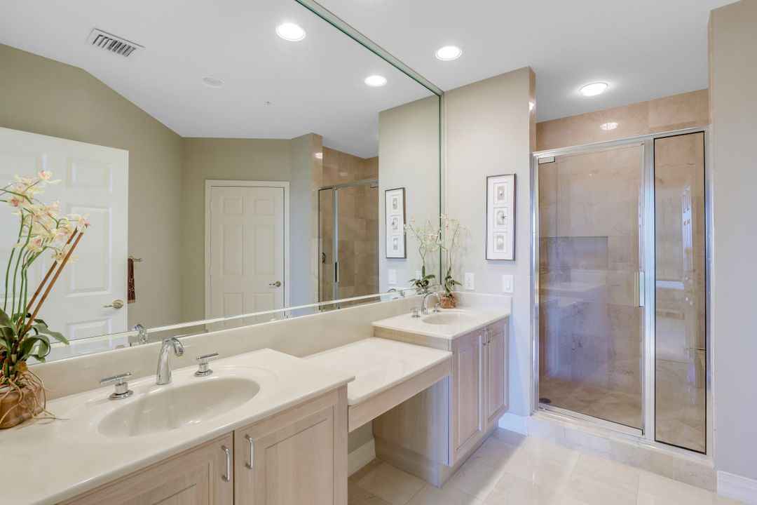 435 Dockside Dr #PH-02, Naples, FL 34110