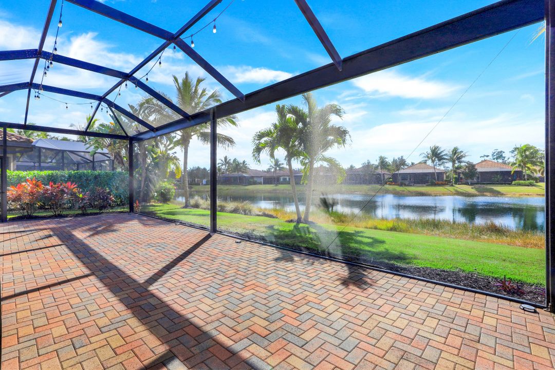 9366 Isla Bella Cir, Bonita Springs, FL 34135