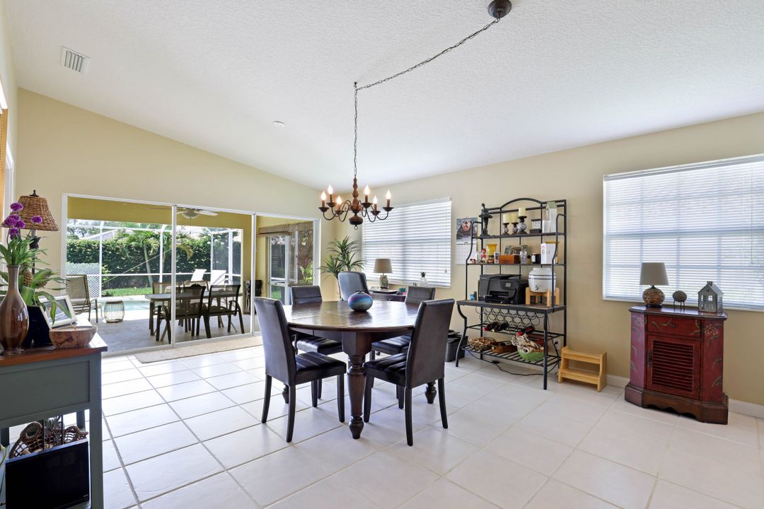 4209 St George Ln, Naples, FL 34119