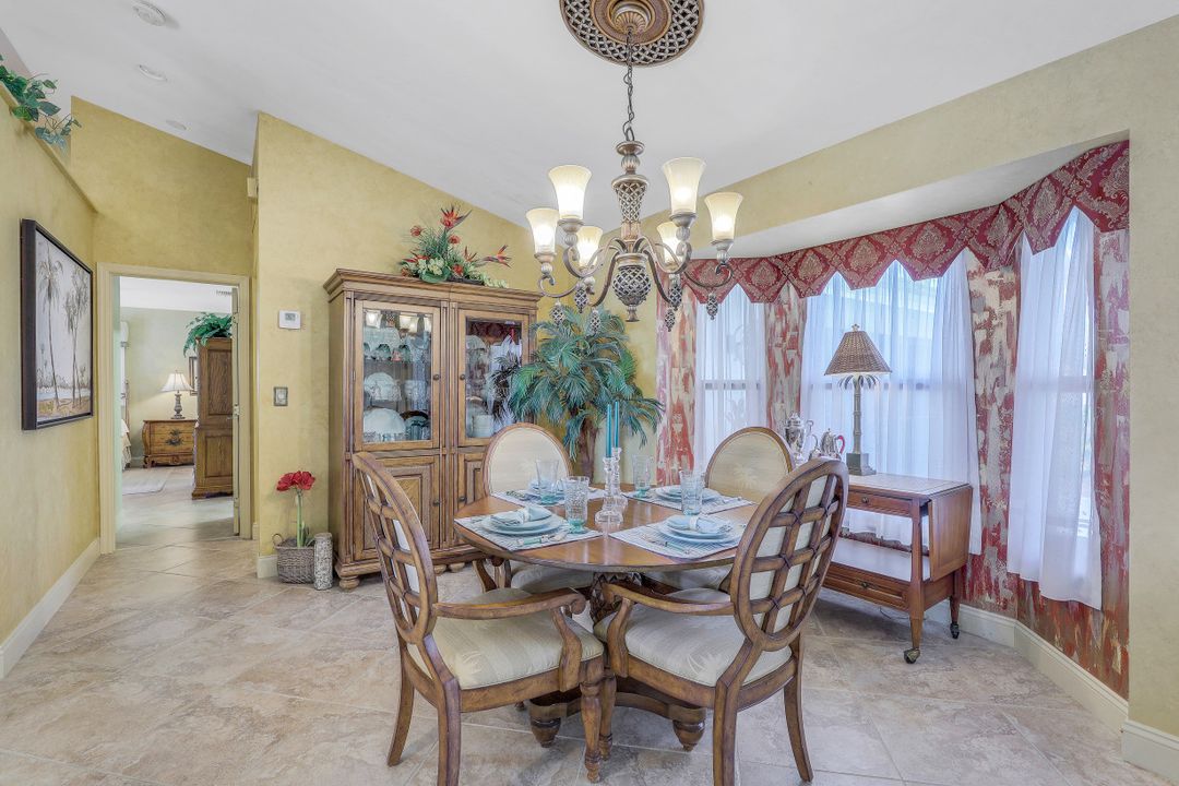 2208 Everest Pkwy, Cape Coral, FL 33904