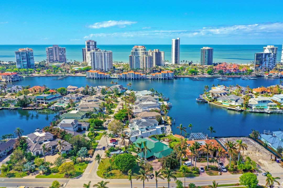 405 Neapolitan Way, Naples, FL 34103