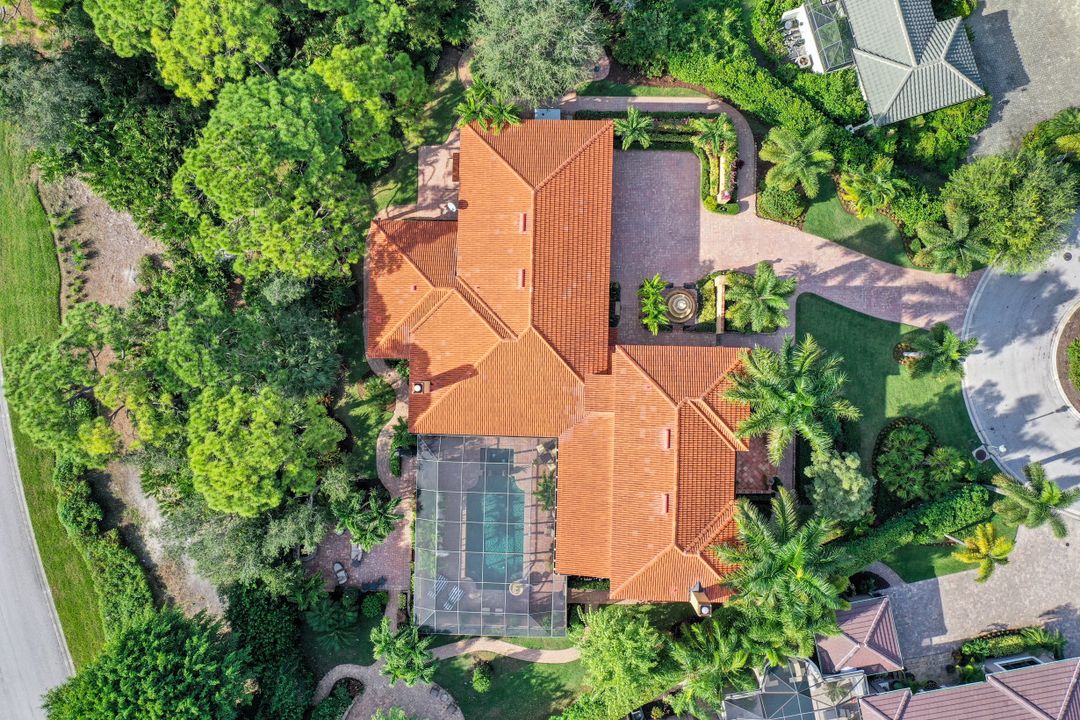 353 Chancery Cir, Naples, FL 34110