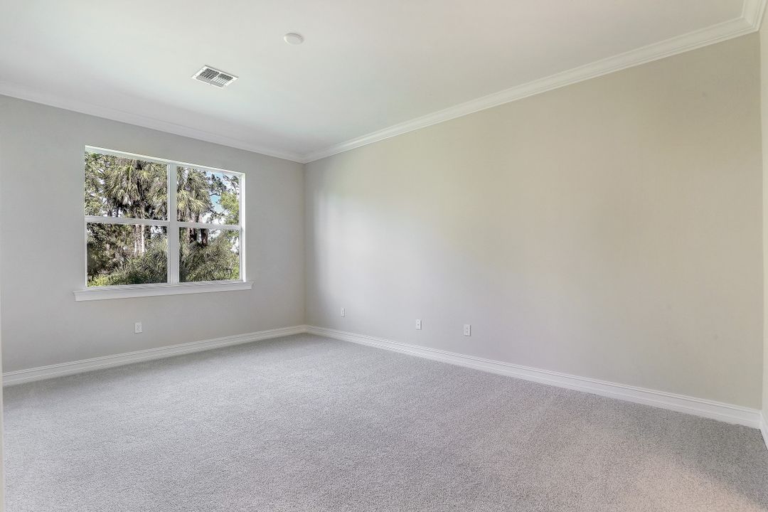 315 Tamarindo Ln, Naples, FL 34114