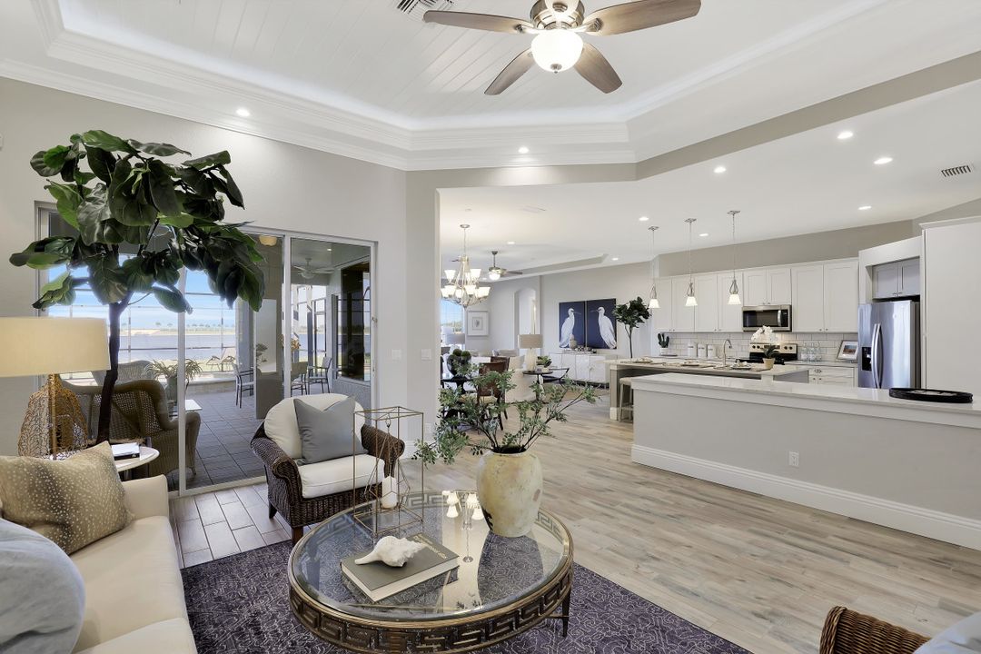 8761 Hideaway Harbor Ct, Naples, FL 34120