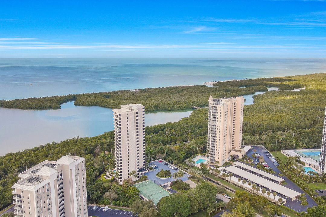 5555 Heron Point Dr #402, Naples, FL 34108