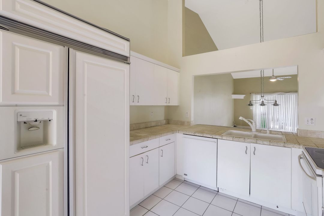 6133 Thresher Dr #402, Naples, FL 34112