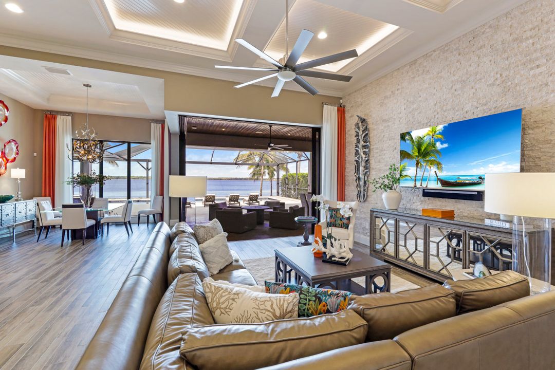 9067 Breakwater Dr, Naples, FL 34120