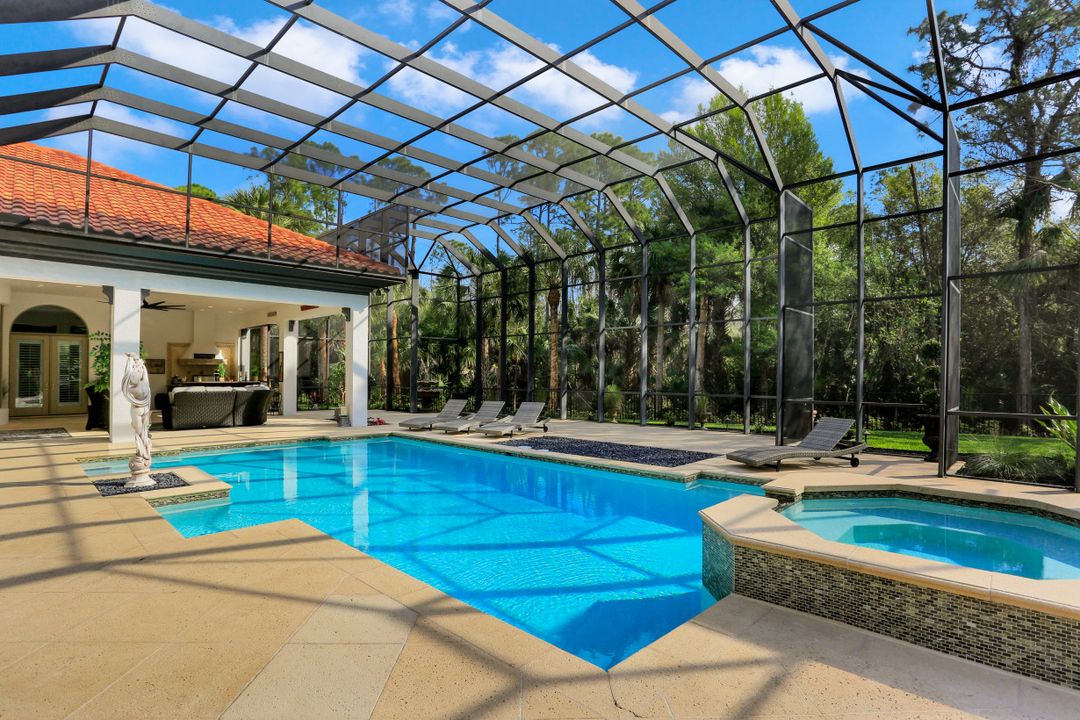 4642 Idylwood Ln, Naples, FL 34119