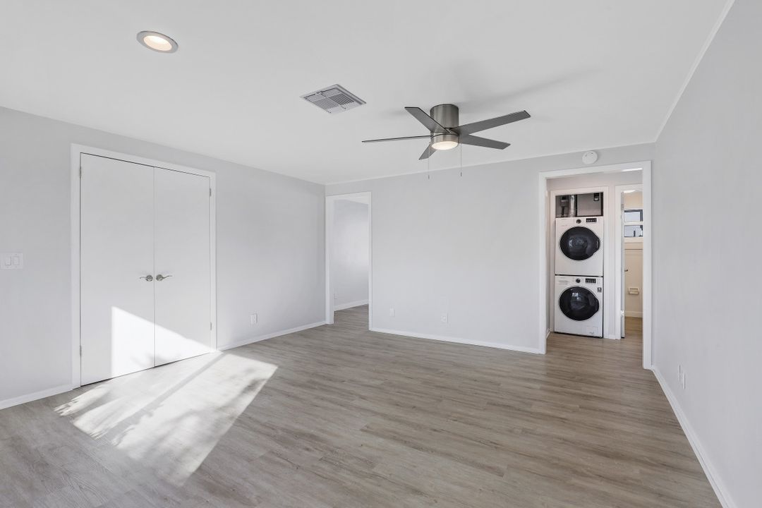 549 94th Ave N #B, Naples, FL 34108