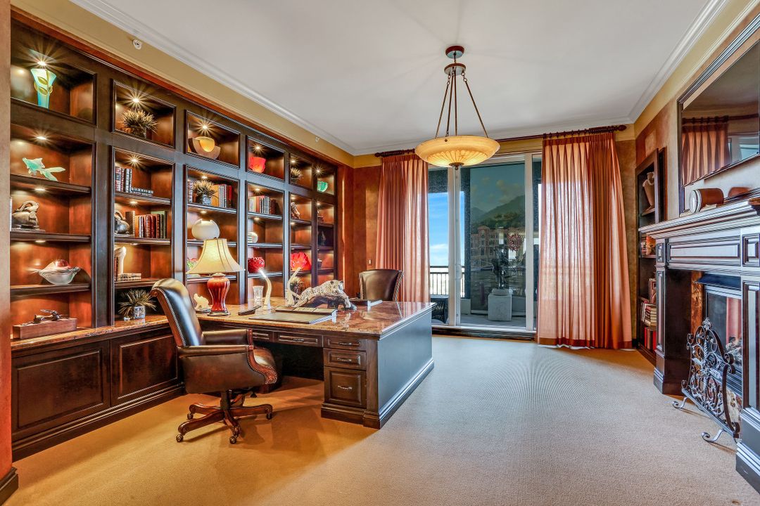 81 Seagate Dr #2001, Naples, FL 34103