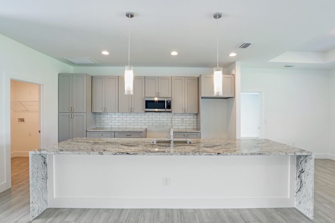 3410 34th St SW, Lehigh Acres, FL 33976