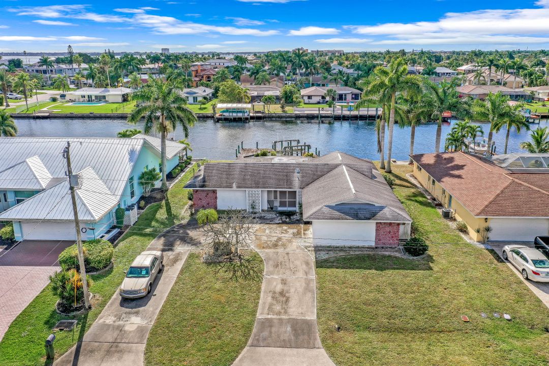 1932 SE 35th St, Cape Coral, FL 33904