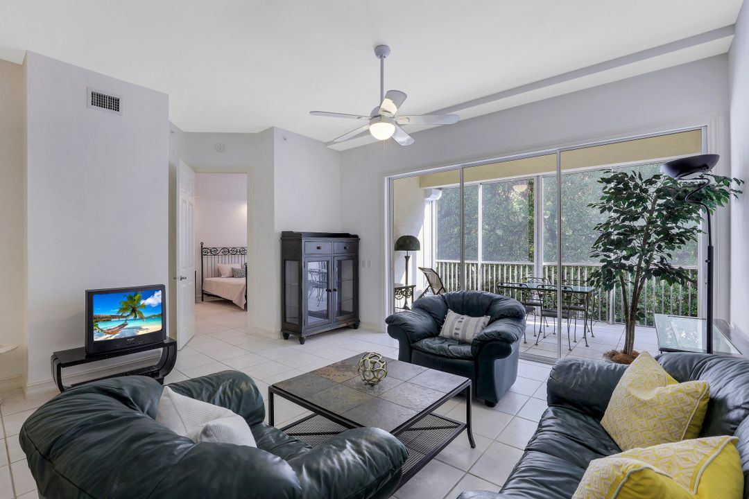 700 Bentwater Cir #103, Naples, FL 34108