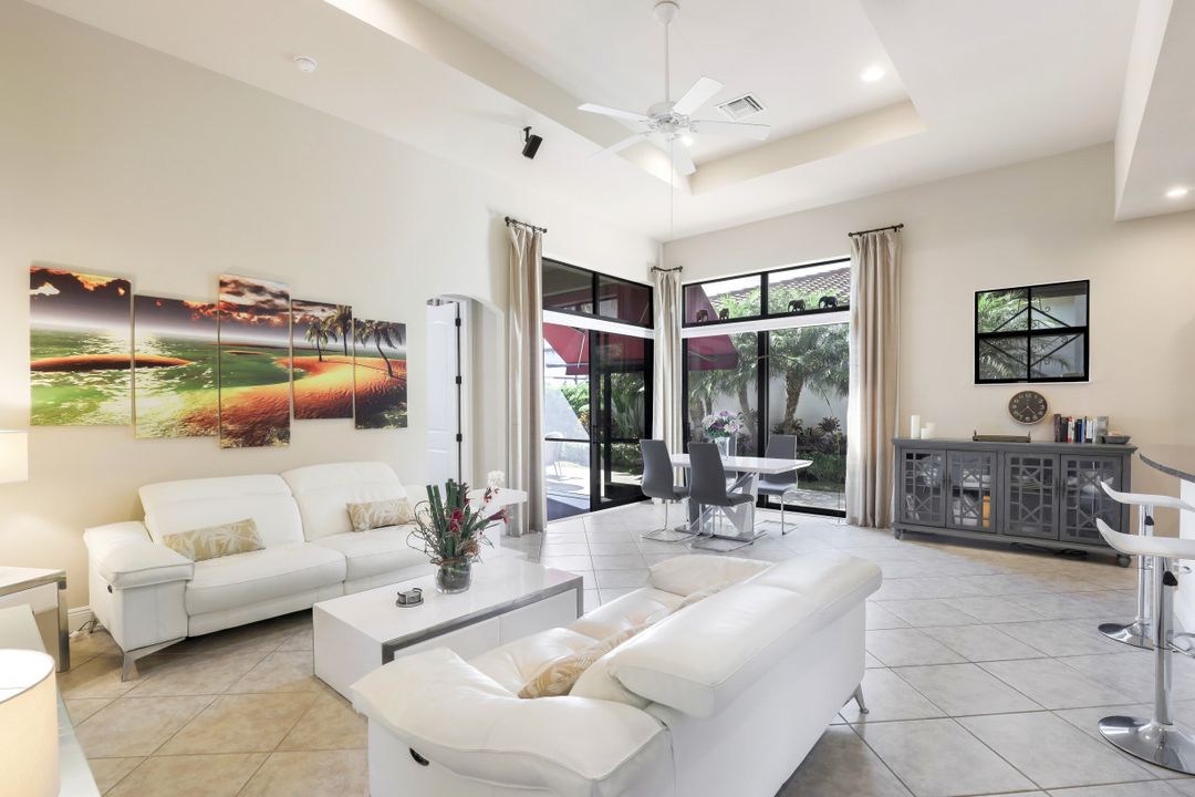 7919 Cordoba Pl, Naples, FL 34113