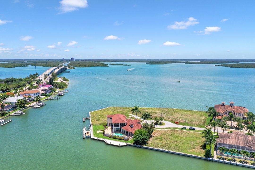 1404 Butterfield Ct, Marco Island, FL 34145