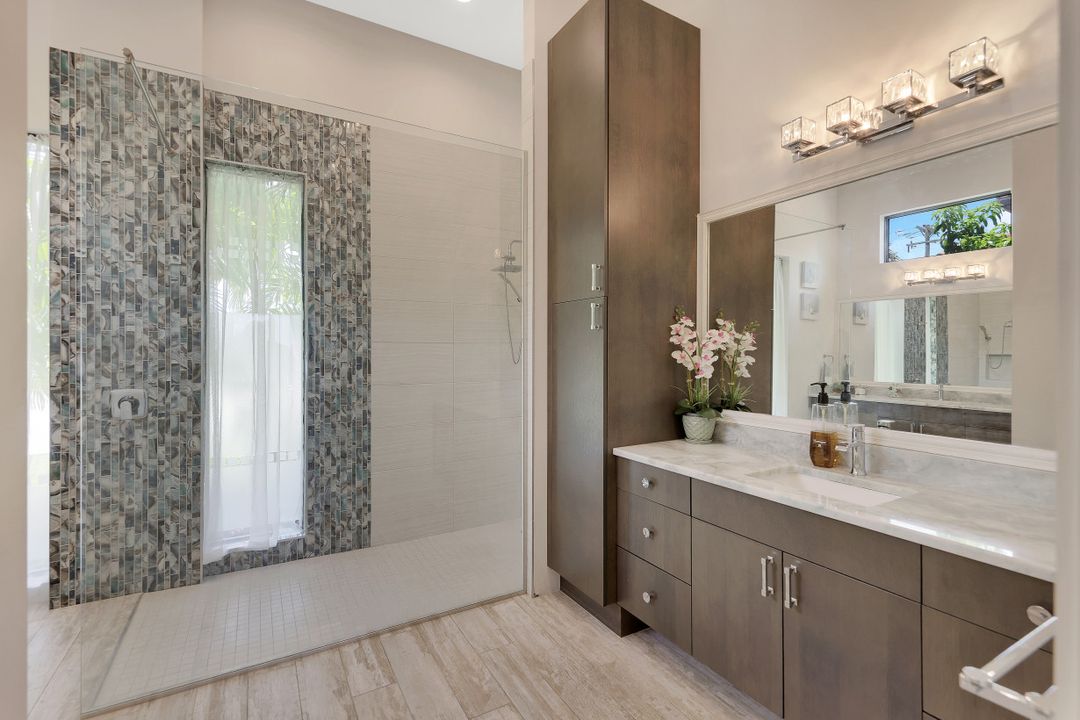 4812 Pelican Blvd, Cape Coral, FL 33914