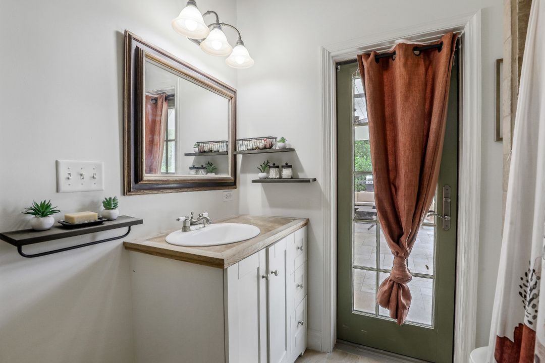 3074 Woodstock Ave, Naples, FL 34120