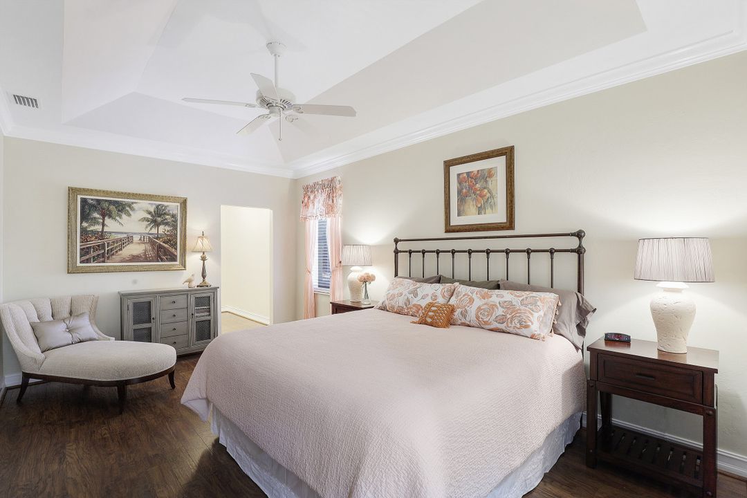 940 Oakes Blvd, Naples, FL 34119