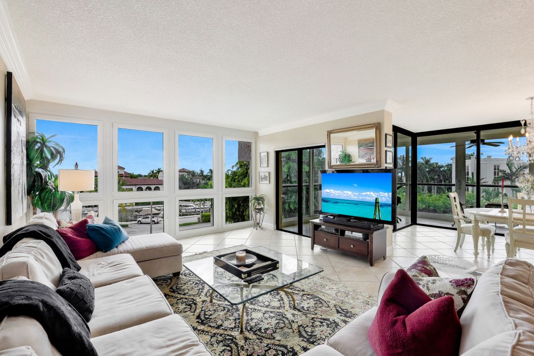 4031 Gulf Shore Blvd  #4F, Naples, FL 34103