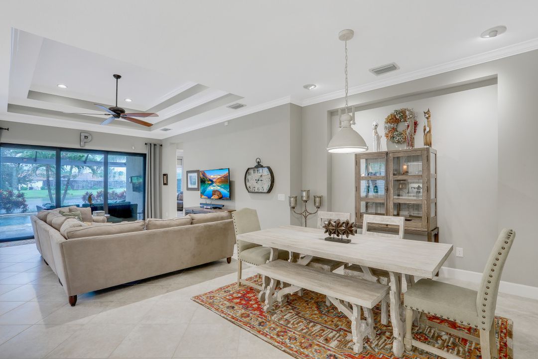 9104 Isla Bella Cir, Bonita Springs, FL 34135