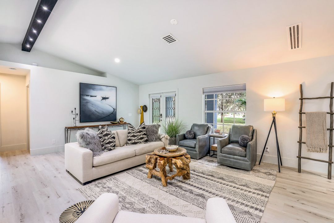 5754 Lancewood Way, Naples, FL 34116