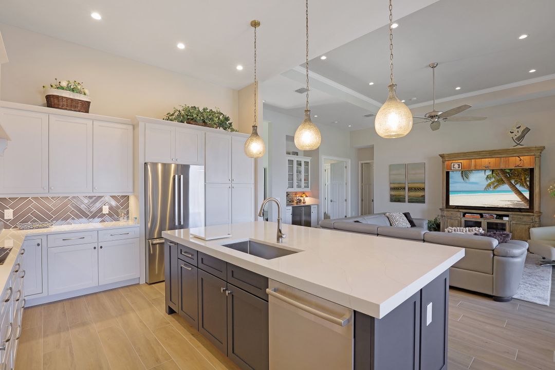 1191 Marlin Ct, Marco Island, FL 34145