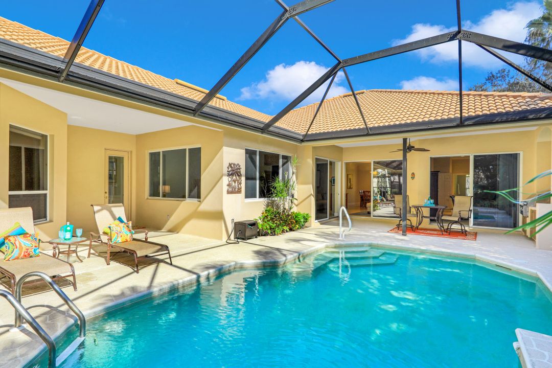 237 Charleston Ct, Naples, FL 34110