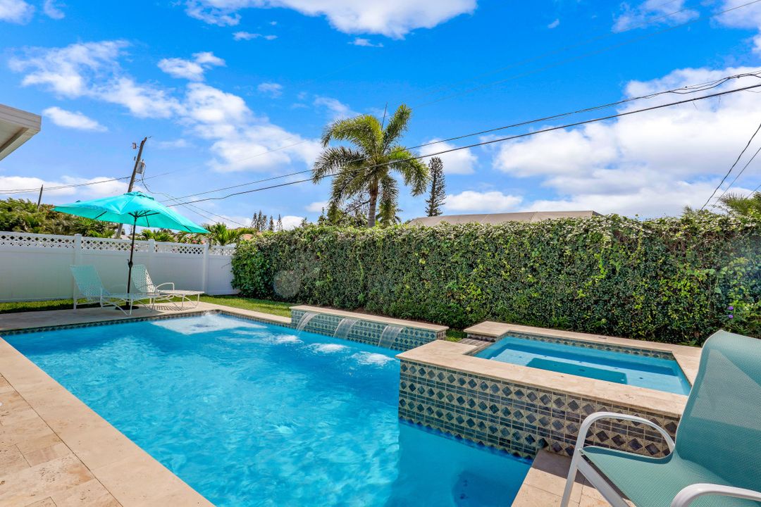 768 101st Ave N, Naples, FL 34108