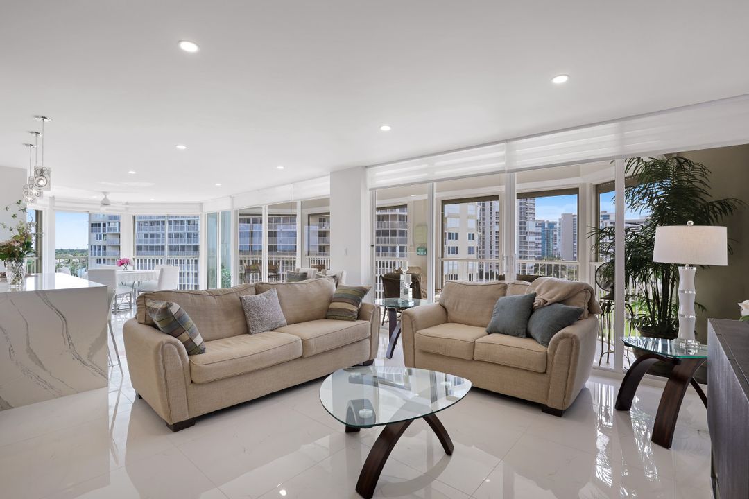 4051 Gulf Shore Blvd N #806, Naples, FL 34103