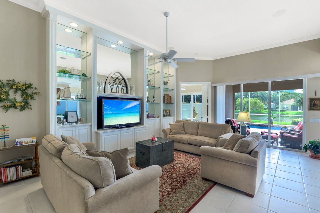 4420 Prescott Ln, Naples, FL 34119