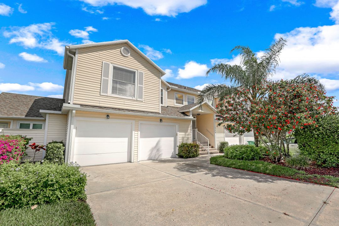 1574 Trafalgar Ln, Naples, FL 34116