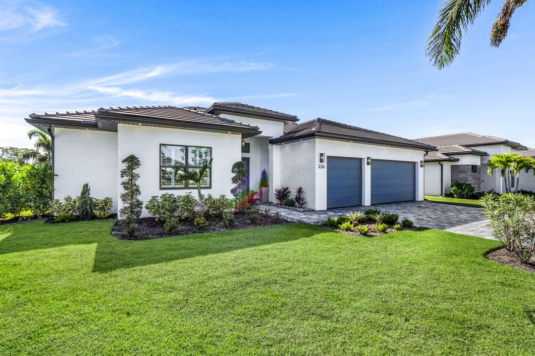 226 Legacy Ct, Naples, FL 34110