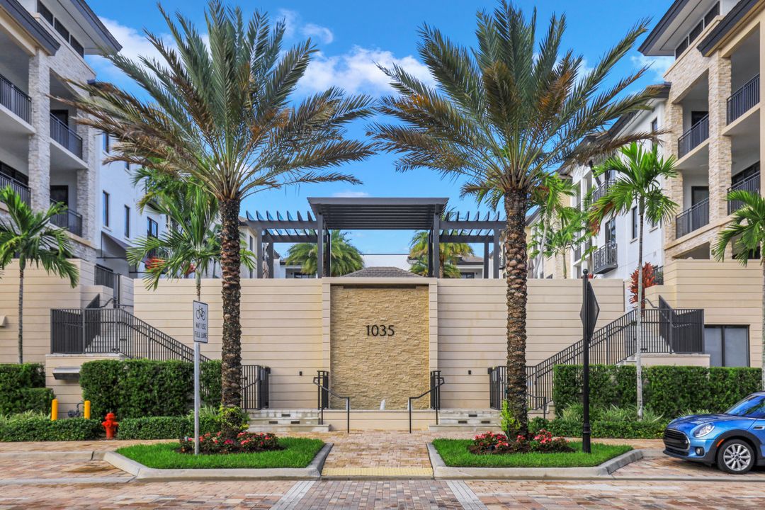 1035 3rd Ave S #318, Naples, FL 34102