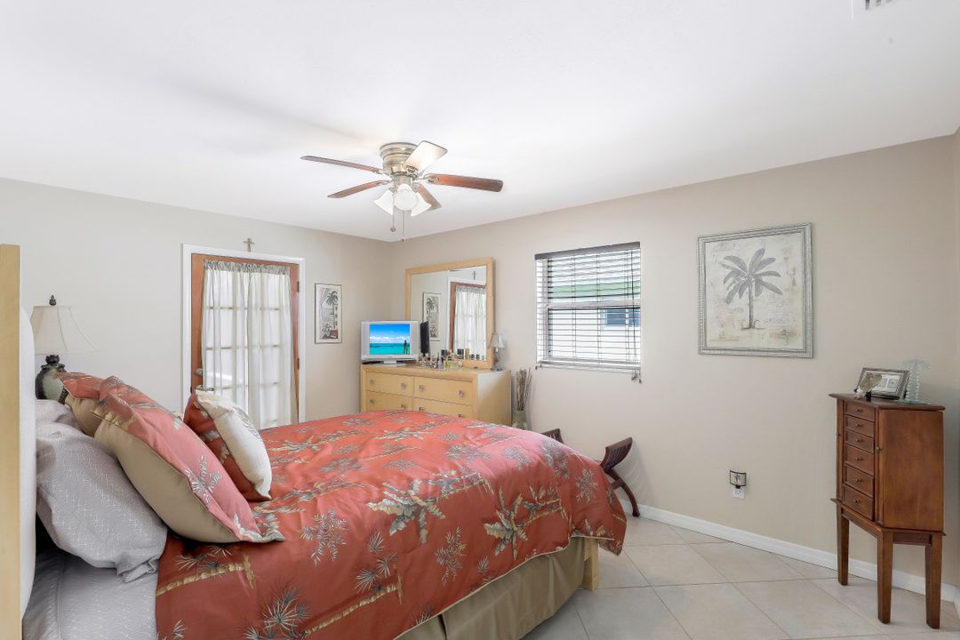 668 93rd Ave N, Naples, FL 34108