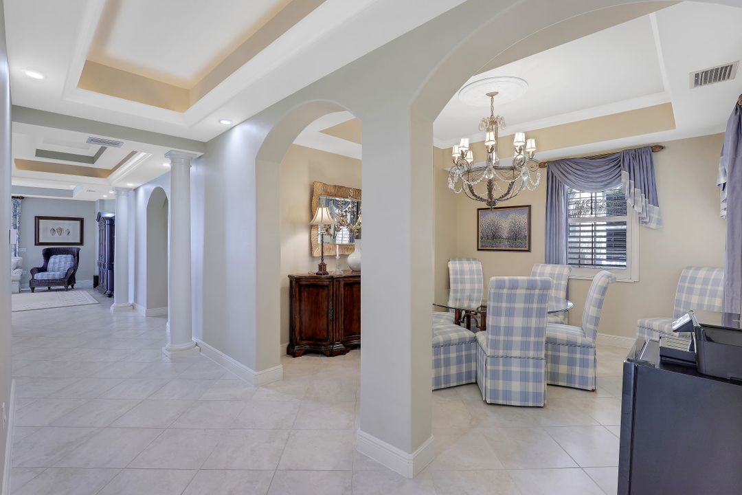 575 Avellino Isles Cir #101, Naples, FL 34119