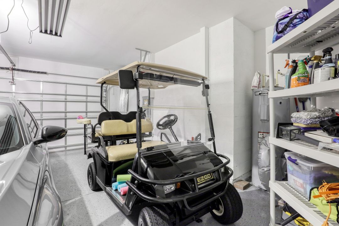 14708 Edgewater Cir, Naples, FL 34114