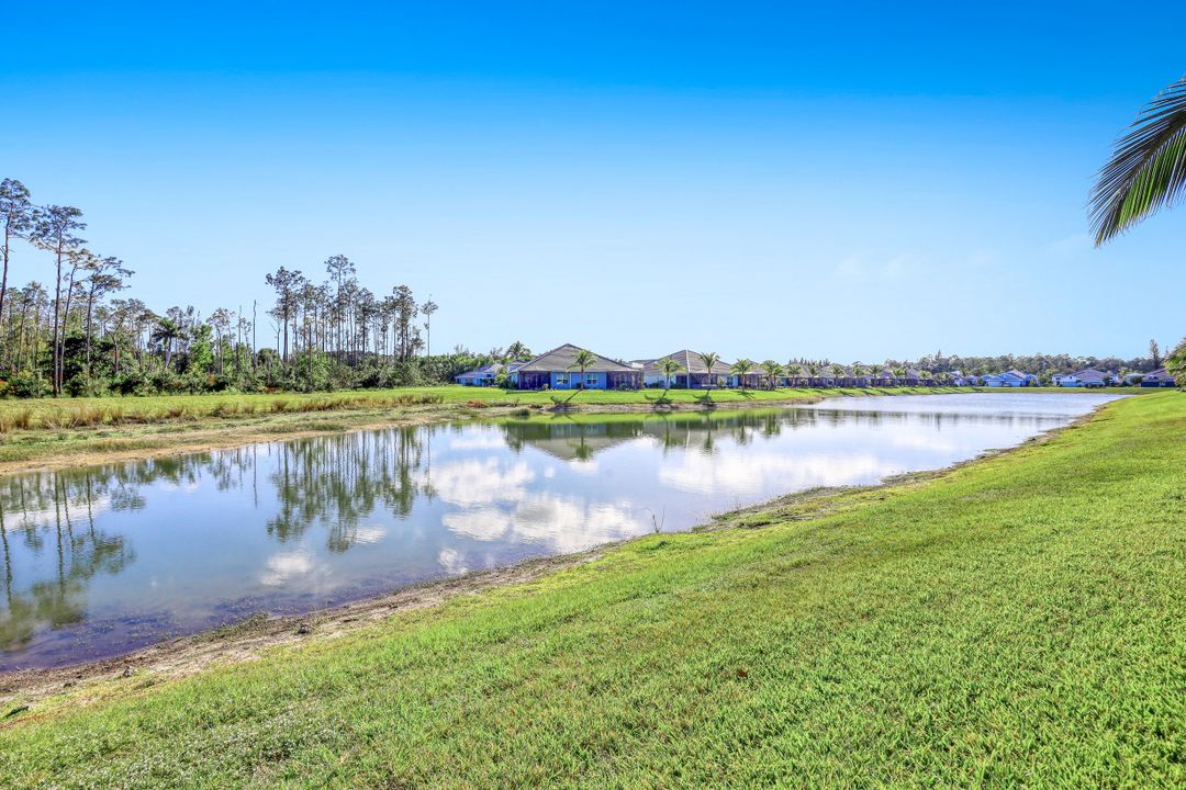 2239 Marquesa Cir, Naples, FL 34112